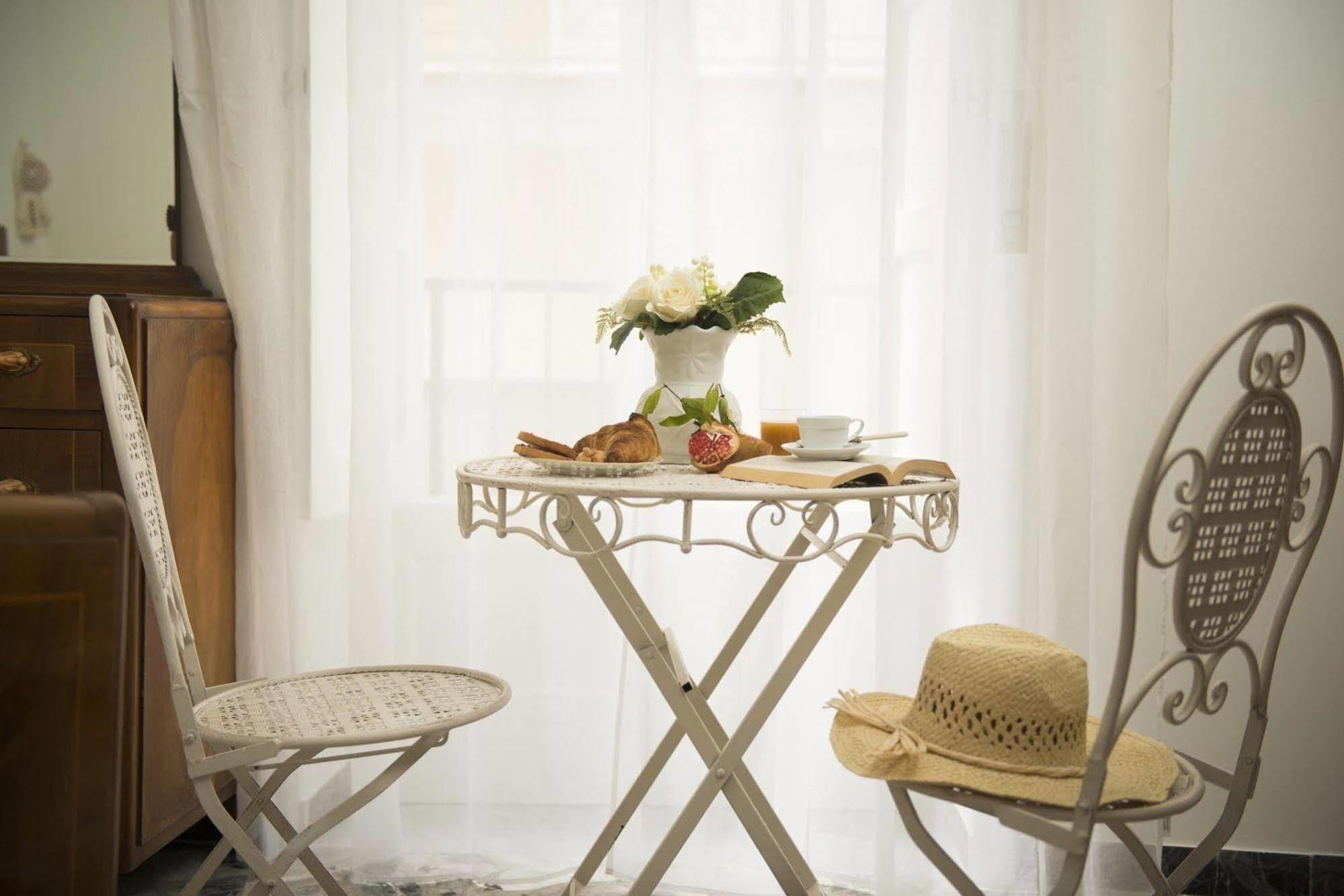 Dimora Cappuccini Guest House ชิสแตร์นีโน ภายนอก รูปภาพ